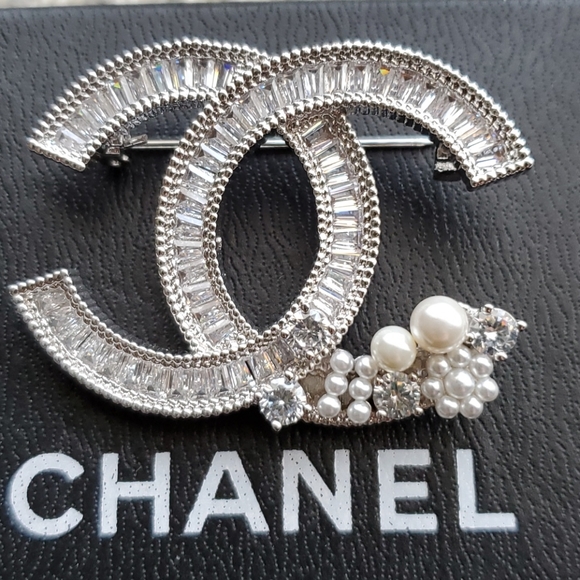 $SOLD$ Chanel brooch - Picture 2 of 5
